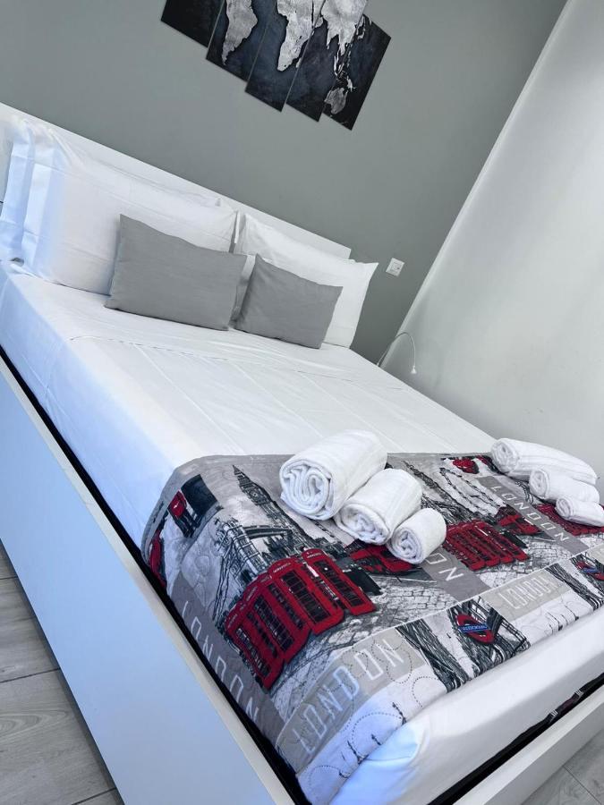 One Hundred Rooms Рим Экстерьер фото